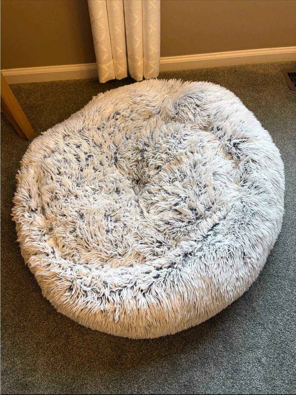 Cozy Plush Round Dog Bed - Light Gray Faux Fur